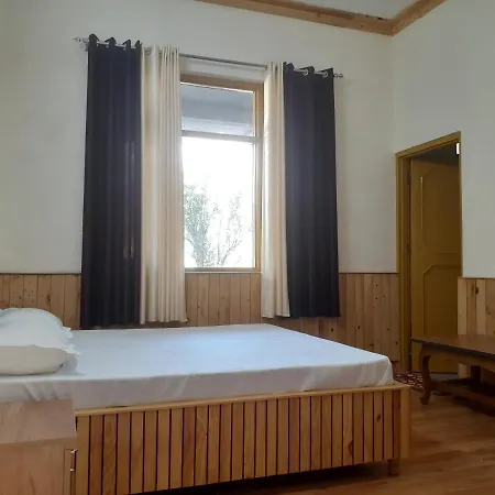 Gazing Moon Homestay Shamshi Exterior photo