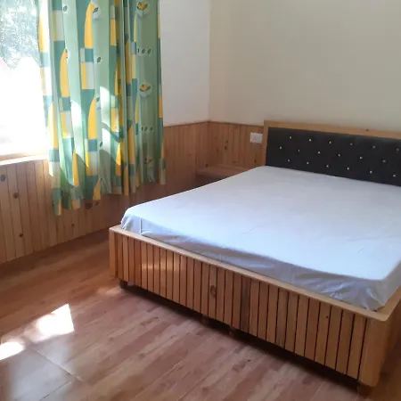 Gazing Moon Homestay Shamshi Exterior photo