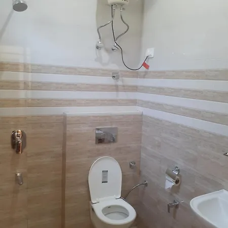 Gazing Moon Homestay Shamshi Room photo