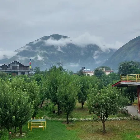 Gazing Moon Homestay Shamshi Exterior photo