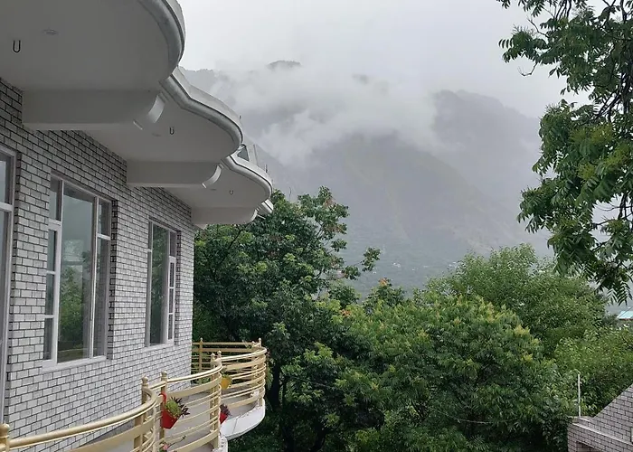 Gazing Moon Homestay